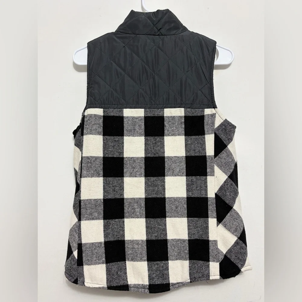Maurices Black White Buffalo Plaid Quilted Vest women’s Size S(A362)✨ - Picture 6 of 9